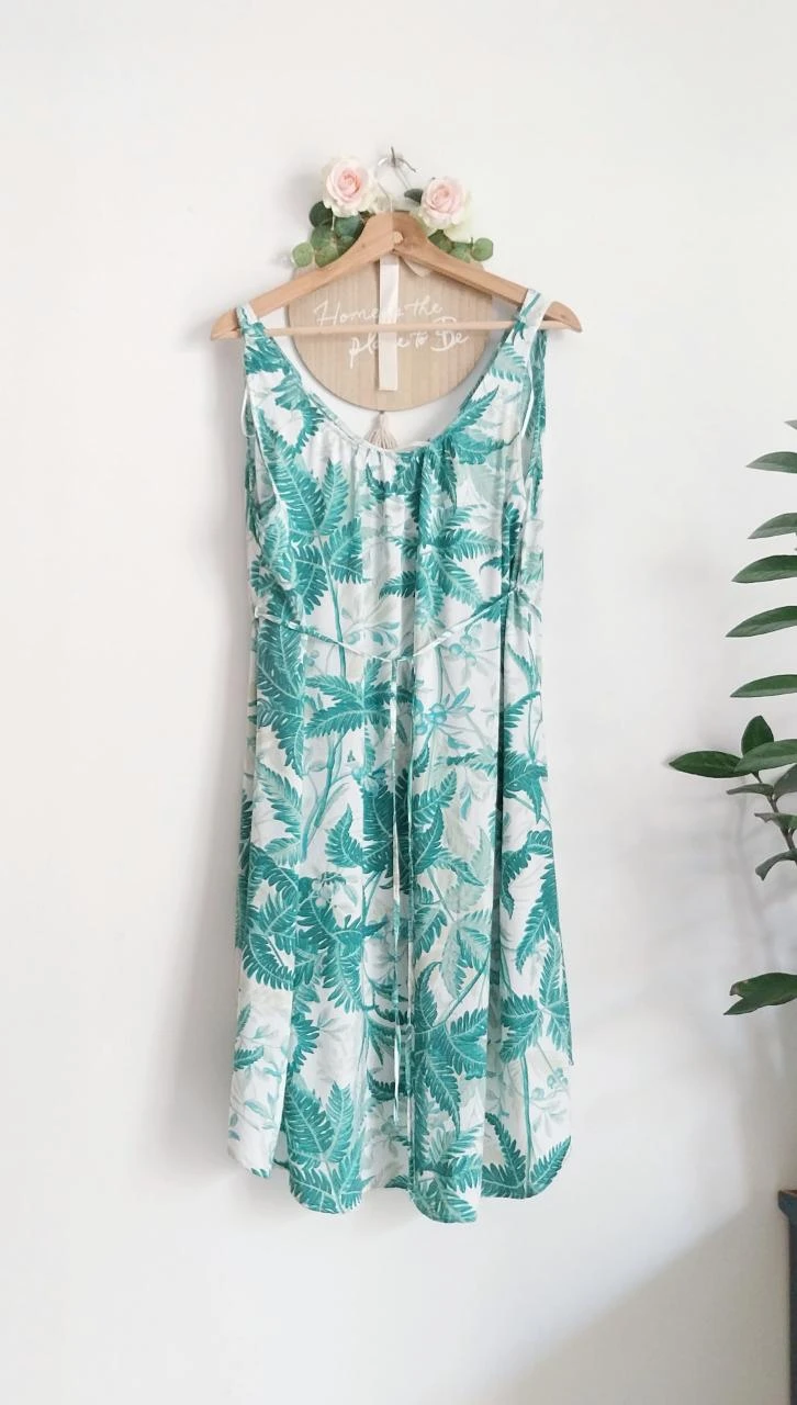 Vestido nuevo ligero holgado 100% viscosa con estampado de hojas tropicales H&M Mama Taill – photo 2
